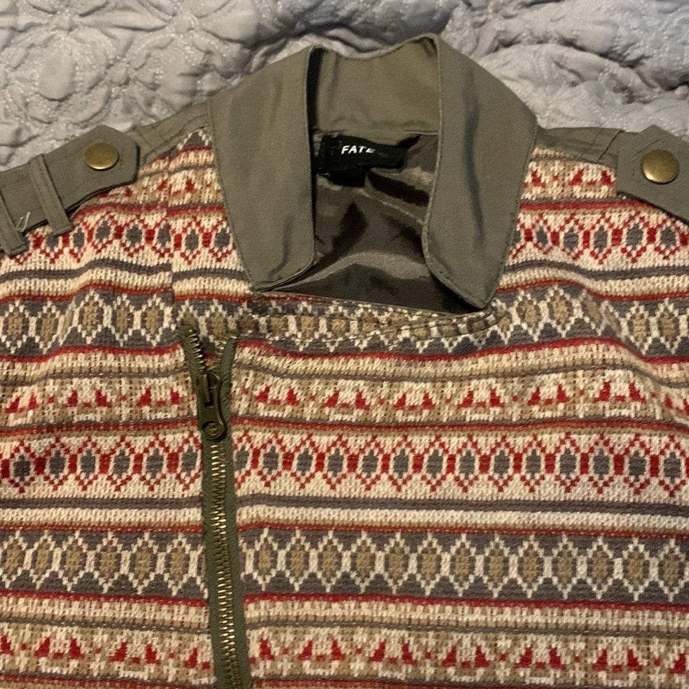 Jacket - Picture 2 of 11